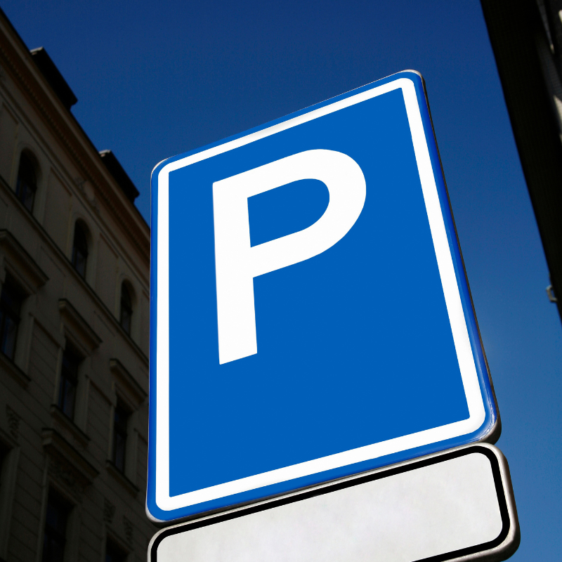 Parcheggio vicino aeroporto a Cinisi
